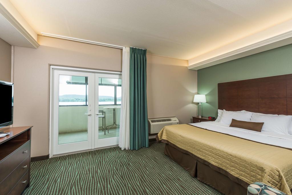 Отель Baymont By Wyndham Bellevue Экстерьер фото